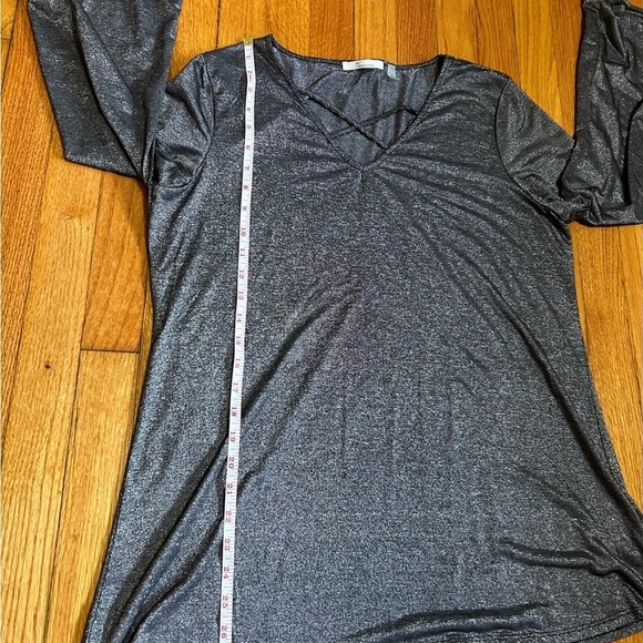89th + Madison Silver  Long Flare Sleeve Blouse  Size Large - Picture 7 of 8